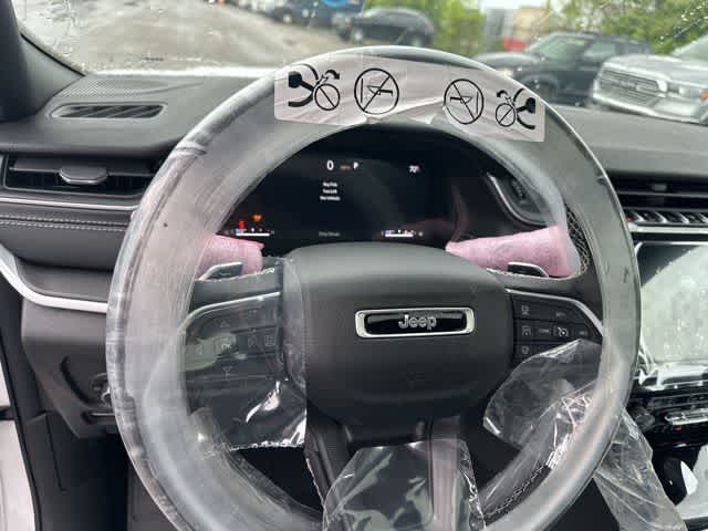 Thumbnail: 2026 Jeep Grand Cherokee - 6