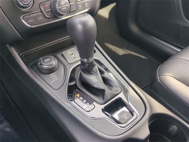 Thumbnail: 2021 Jeep Cherokee - 33