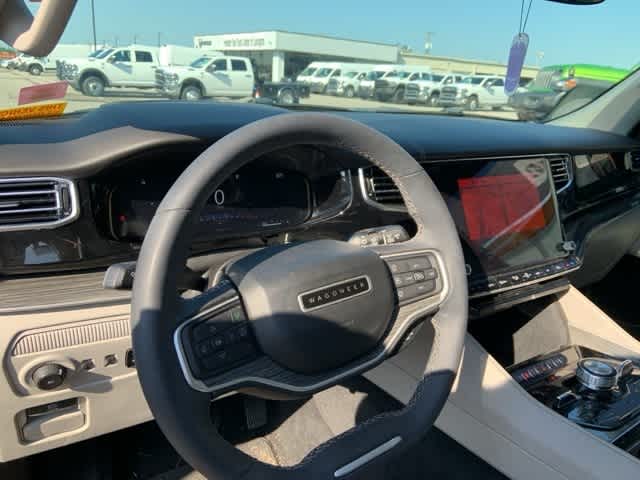 Thumbnail: 2022 Jeep Wagoneer - 3
