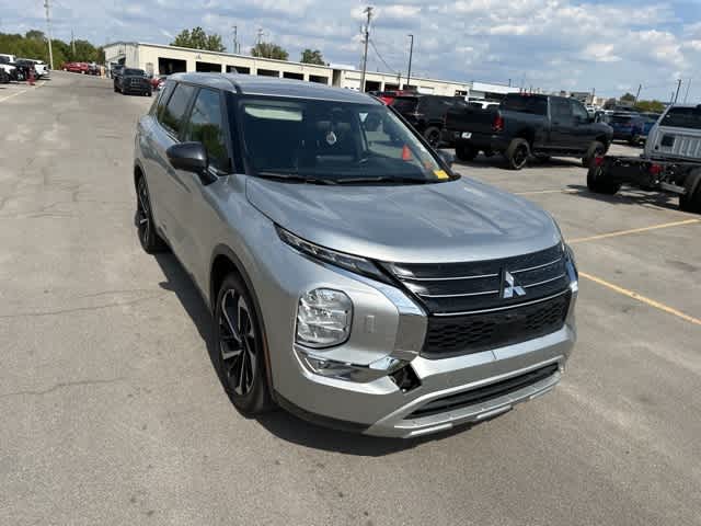 Thumbnail: 2022 Mitsubishi Outlander - 27