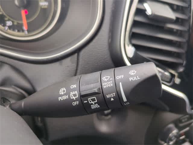 Thumbnail: 2021 Jeep Cherokee - 27