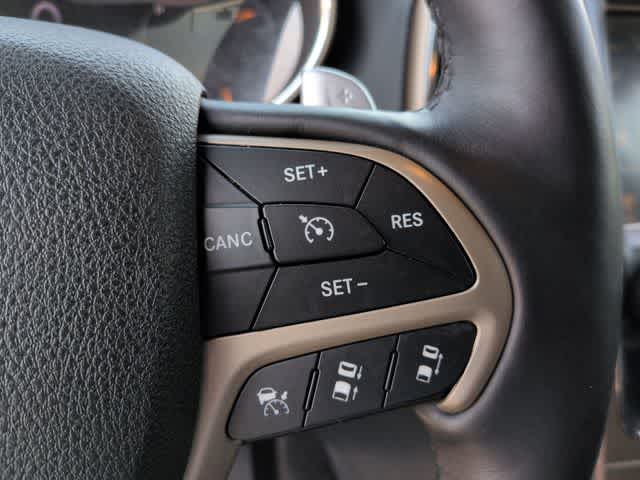 Thumbnail: 2016 Jeep Grand Cherokee - 26