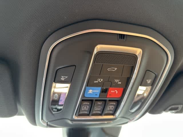 Thumbnail: 2025 Jeep Grand Cherokee - 15