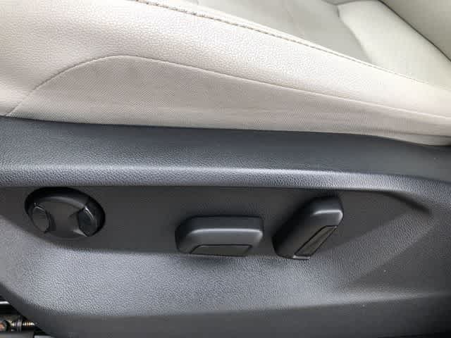 Thumbnail: 2019 Volkswagen Tiguan - 16