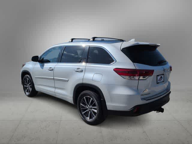 Thumbnail: 2017 Toyota Highlander - 6