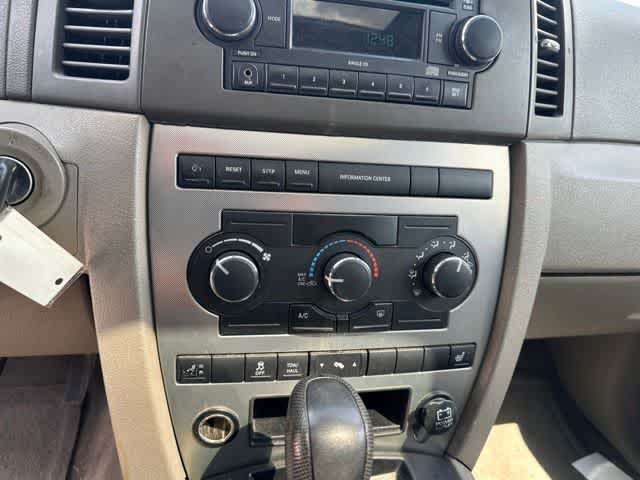 Thumbnail: 2006 Jeep Grand Cherokee - 10