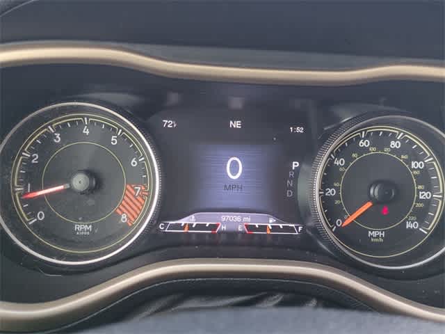 Thumbnail: 2015 Jeep Cherokee - 33