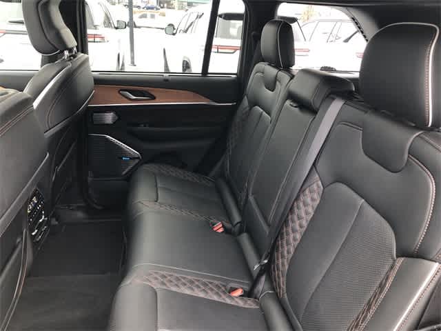 Thumbnail: 2023 Jeep Grand Cherokee - 23