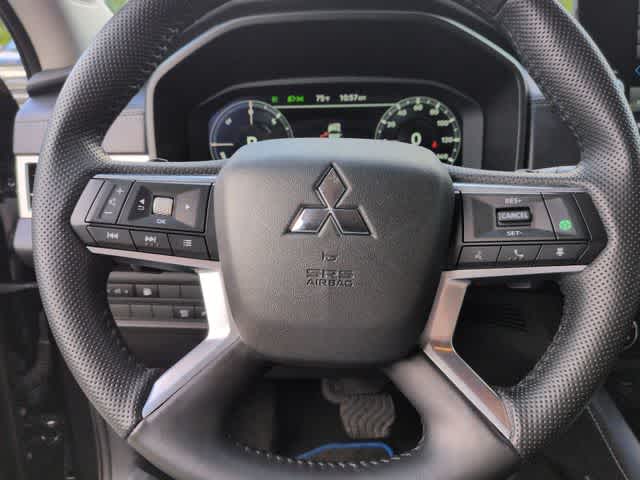 Thumbnail: 2025 Mitsubishi Outlander - 24