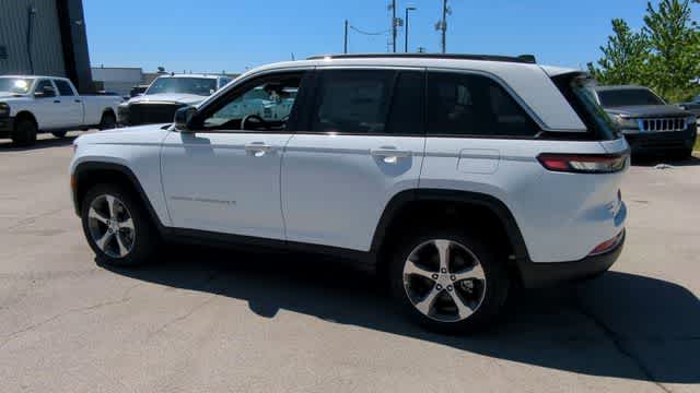 Thumbnail: 2026 Jeep Grand Cherokee - 6