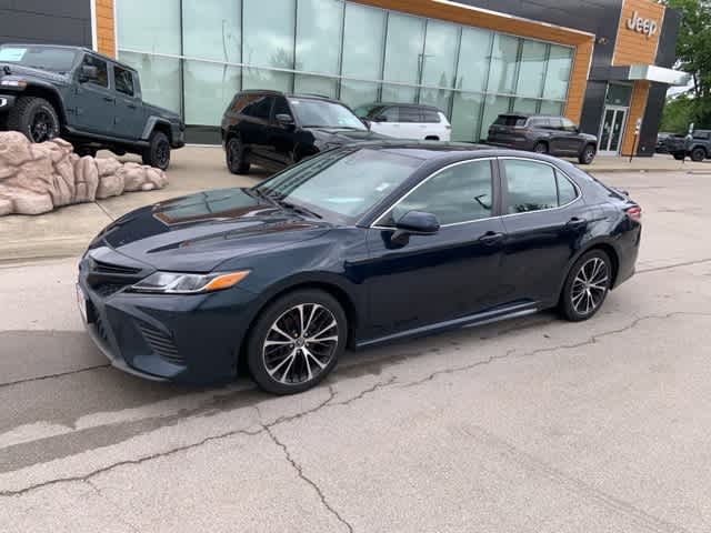 Thumbnail: 2018 Toyota Camry - 16