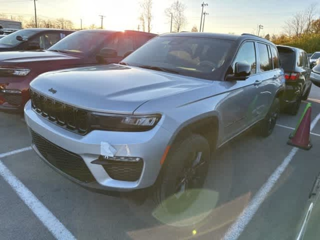 New 2025 Jeep Grand Cherokee Limited SUV