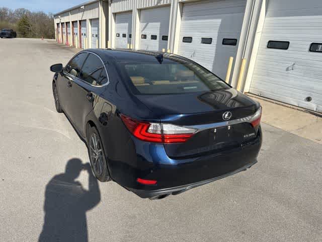 Thumbnail: 2017 Lexus ES - 17