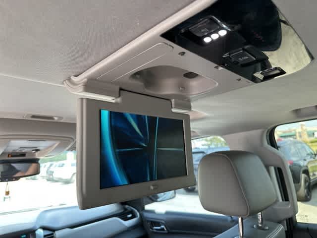 Thumbnail: 2016 Chevrolet Suburban - 15