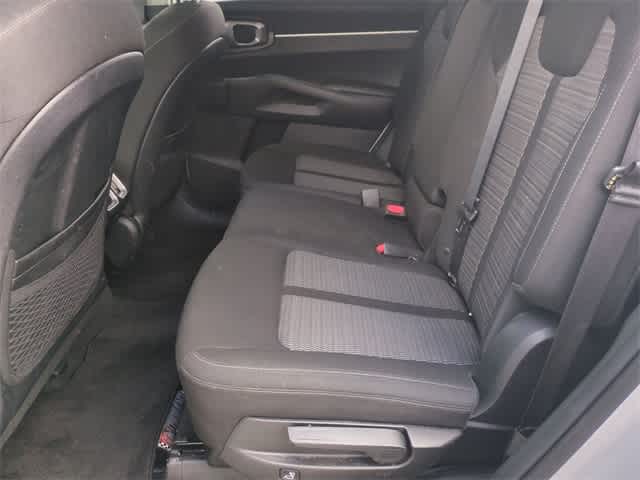 Thumbnail: 2023 Kia Sorento - 18