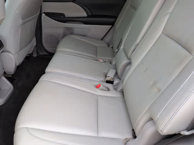 Thumbnail: 2018 Toyota Highlander - 20