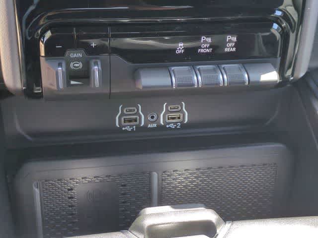 Thumbnail: 2026 RAM 1500 - 32