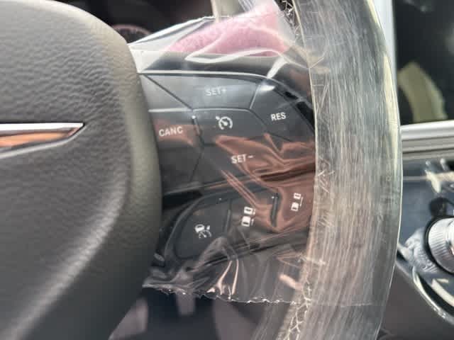 Thumbnail: 2026 Chrysler Pacifica - 4