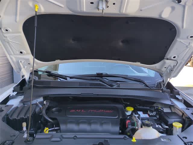 Thumbnail: 2022 Jeep Compass - 14