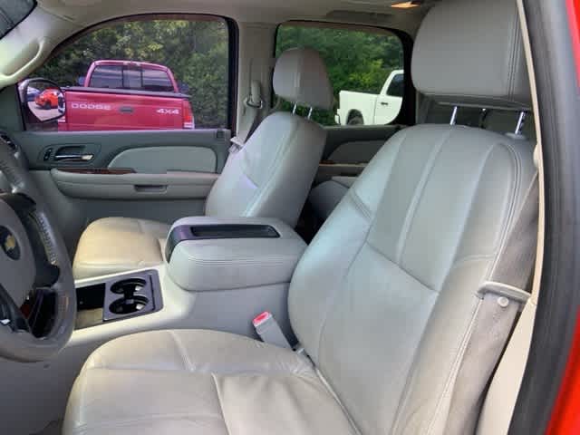Thumbnail: 2008 Chevrolet Tahoe - 3