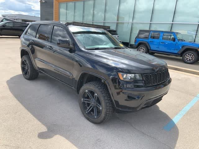 Thumbnail: 2018 Jeep Grand Cherokee - 24