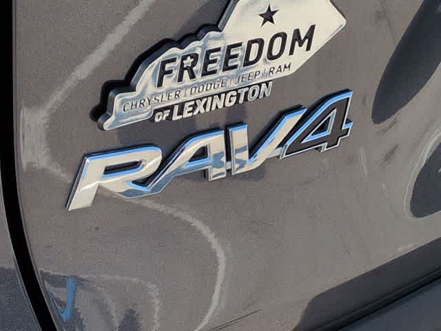Thumbnail: 2020 Toyota RAV4 - 12