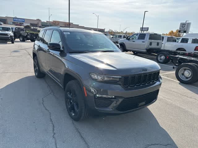 Thumbnail: 2025 Jeep Grand Cherokee - 18