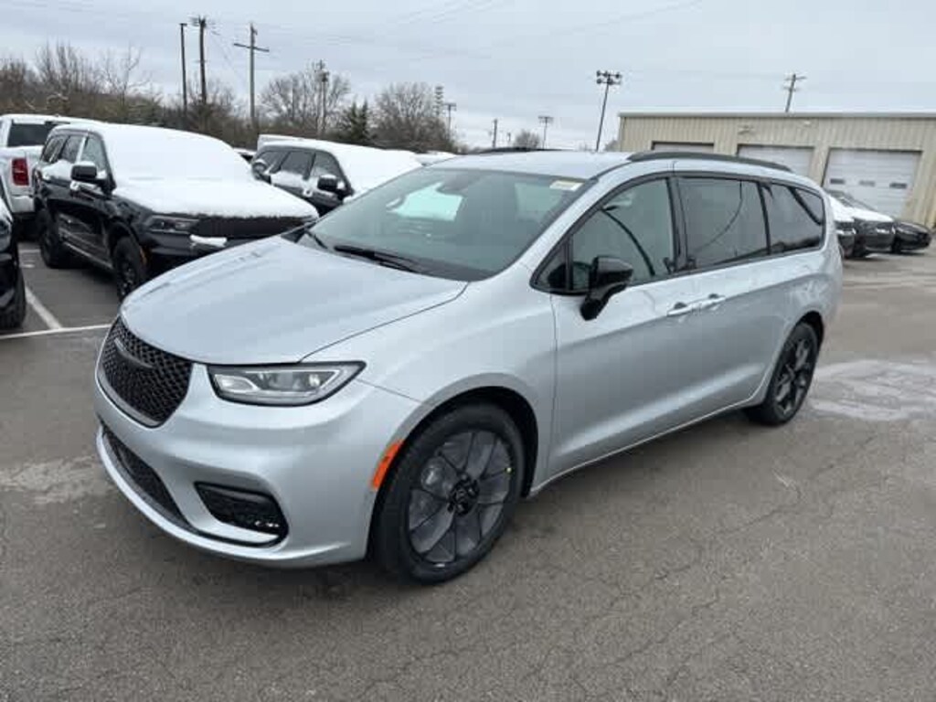 New 2026 Chrysler Pacifica Select Van Passenger Van