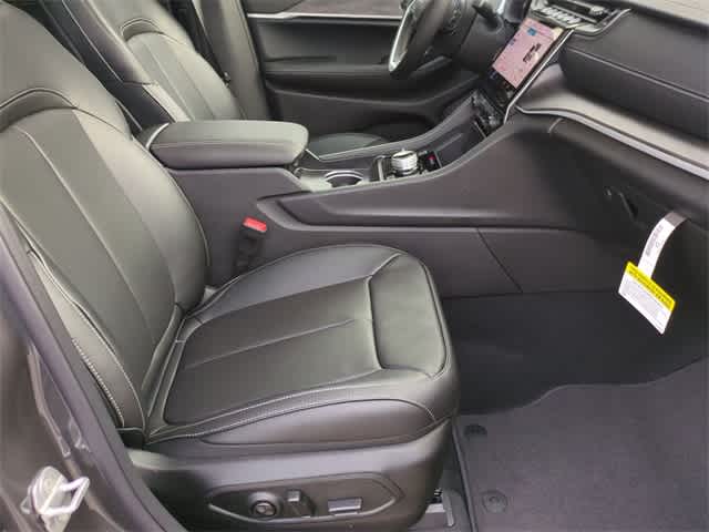 Thumbnail: 2025 Jeep Grand Cherokee L - 24