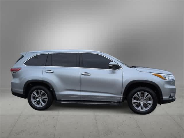 Thumbnail: 2014 Toyota Highlander - 9