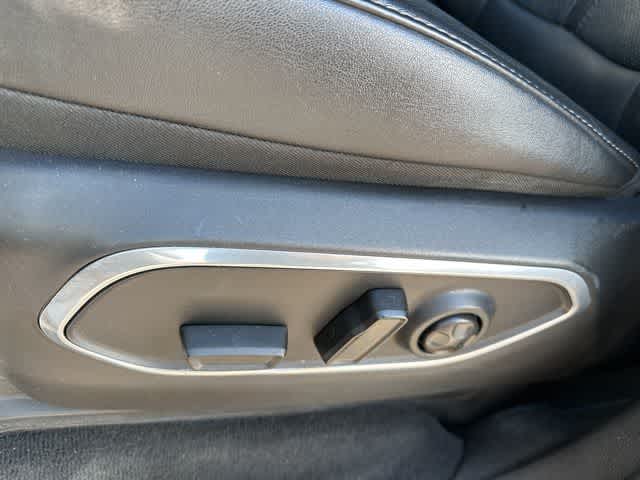 Thumbnail: 2023 Jeep Wagoneer - 8