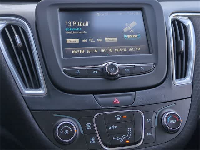 Thumbnail: 2017 Chevrolet Malibu - 28