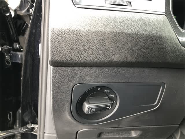 Thumbnail: 2022 Volkswagen Tiguan - 21