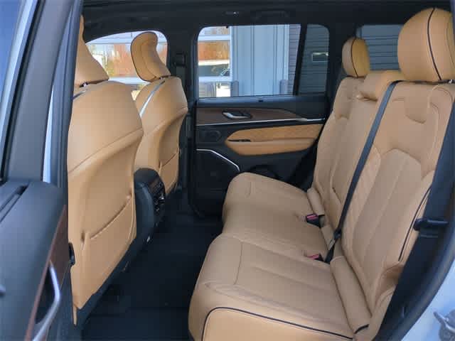 Thumbnail: 2025 Jeep Grand Cherokee - 21