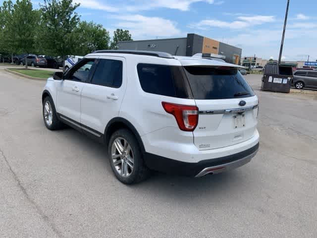 Thumbnail: 2016 Ford Explorer - 10