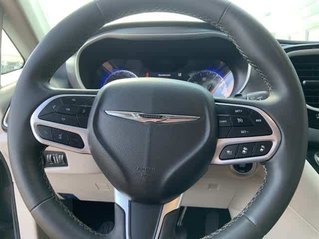 Thumbnail: 2023 Chrysler Pacifica - 7