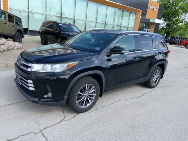 Thumbnail: 2018 Toyota Highlander - 16