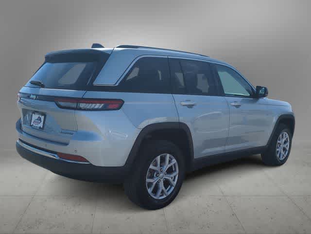 Thumbnail: 2022 Jeep Grand Cherokee - 8