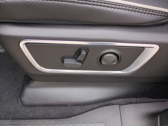 Thumbnail: 2026 RAM 1500 - 18