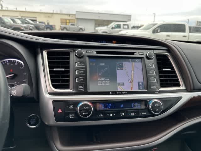 Thumbnail: 2016 Toyota Highlander - 8