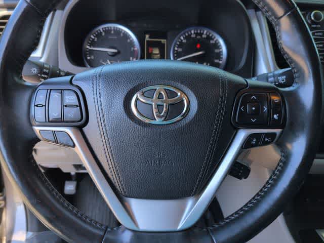 Thumbnail: 2017 Toyota Highlander - 25