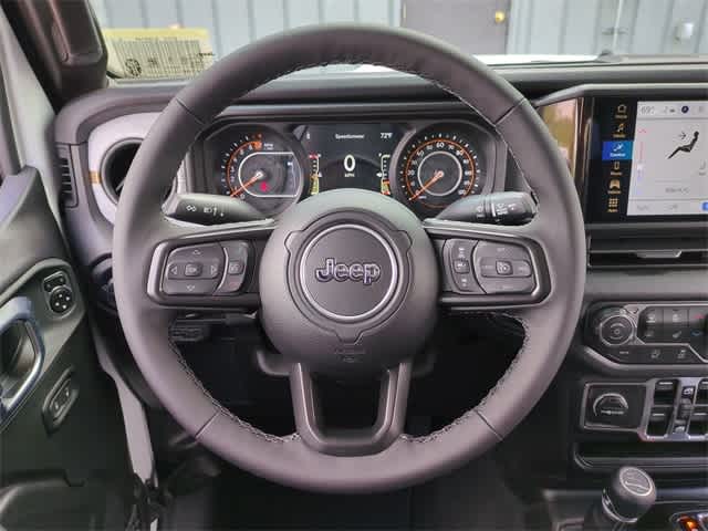 Thumbnail: 2025 Jeep Gladiator - 22