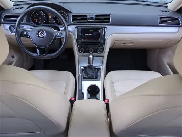 Thumbnail: 2019 Volkswagen Passat - 16