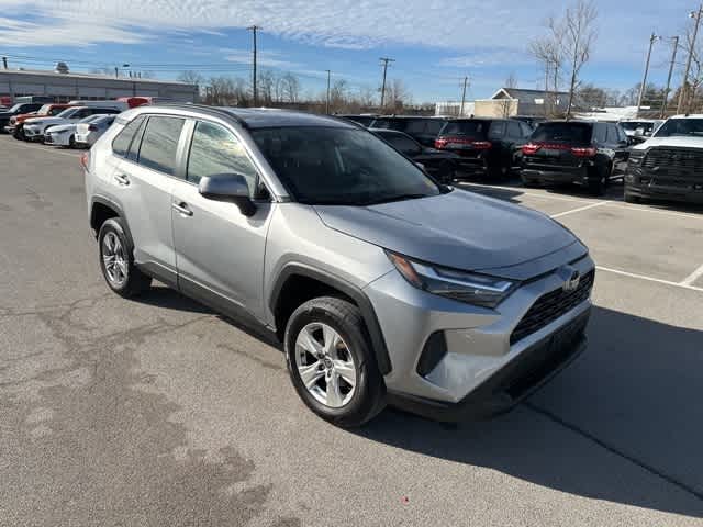 Thumbnail: 2022 Toyota RAV4 - 21