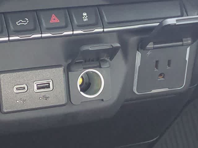 Thumbnail: 2023 Chevrolet Silverado 1500 - 30