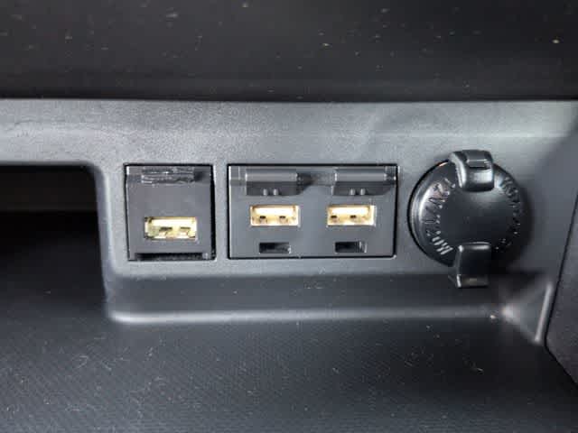 Thumbnail: 2021 Toyota Highlander - 32