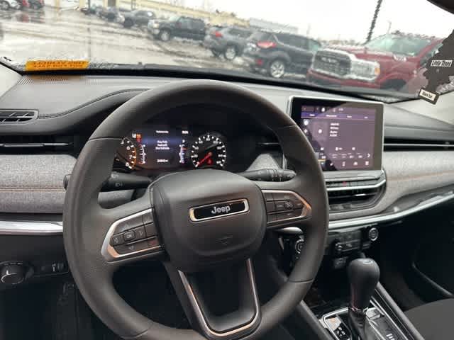 Thumbnail: 2022 Jeep Compass - 7