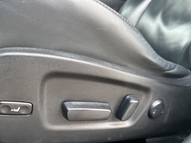 Thumbnail: 2016 Toyota Highlander - 14