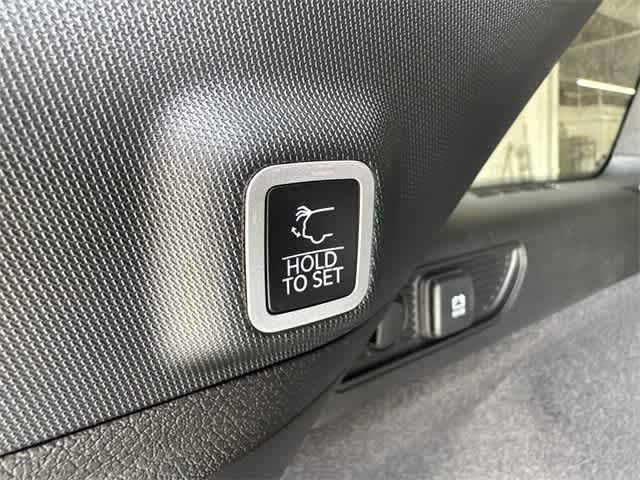 Thumbnail: 2023 Jeep Grand Cherokee - 43