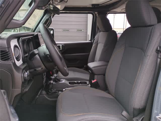 Thumbnail: 2025 Jeep Gladiator - 16